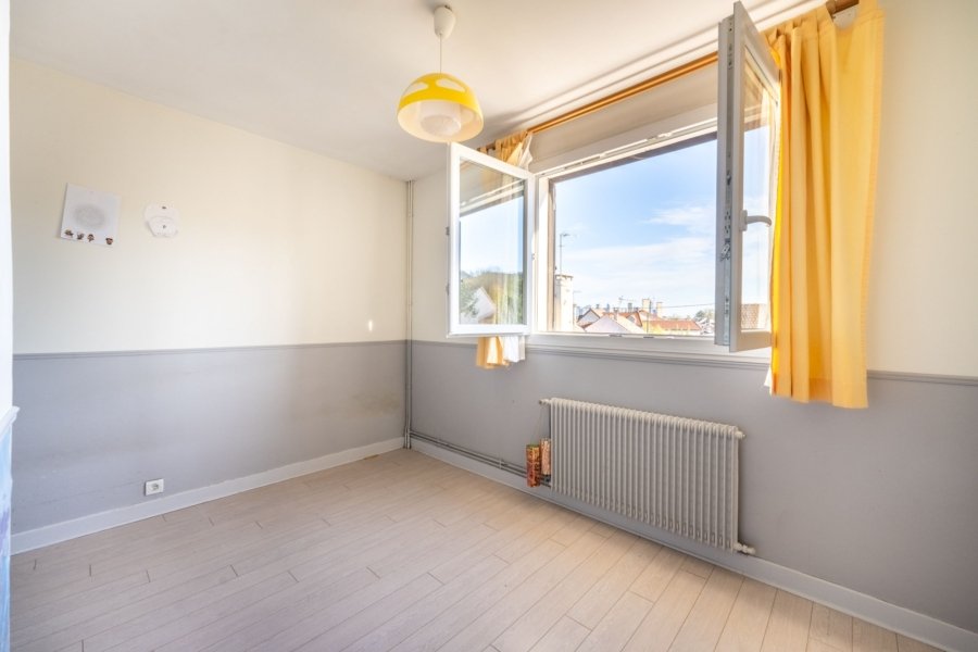 Opportunité rare sur le Mont Valérien – Maison divisée en 3 appartements
