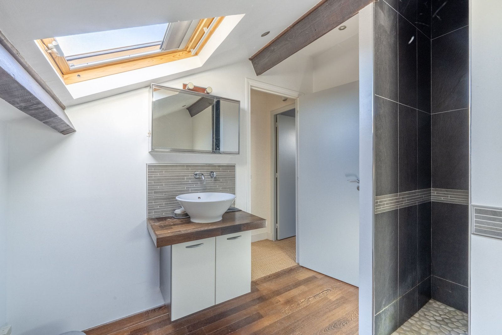 Opportunité rare sur le Mont Valérien – Maison divisée en 3 appartements